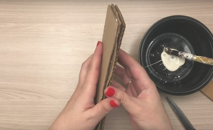 Картон + краска = стильный аксессуар для дома Картон + краска = стильный аксессуар для дома