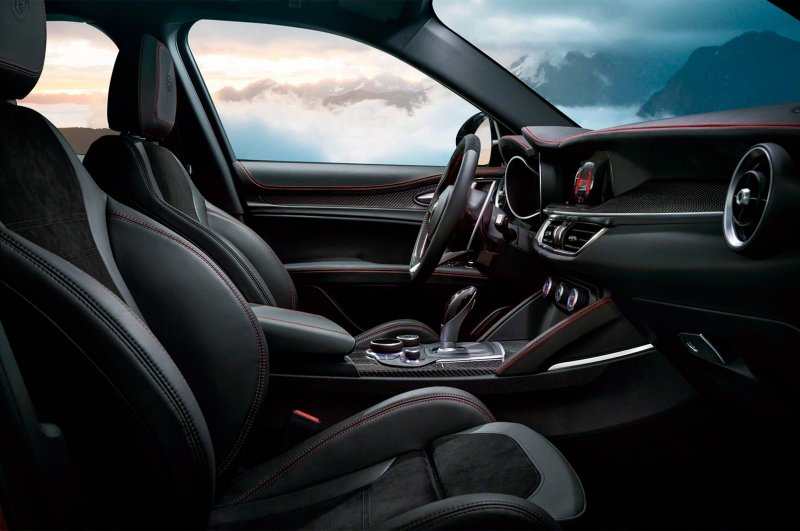 Кроссовер Alfa Romeo признан лучшим в Лос-Анджелесе Кроссовер Alfa Romeo признан лучшим в Лос-Анджелесе alfa romeo, stelvio, кроссовер