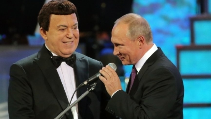Путин рассказал, что не успел сходить с Кобзоном в цирк
