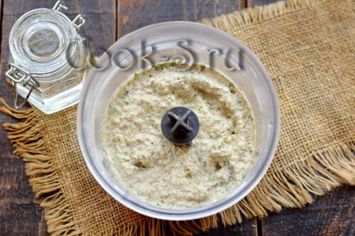 Вряд ли  есть люди, кому не нравится грузинская кухня, ведь она вкусная, сытная, ароматная. А баклажаны в Грузии вообще готовят отменно. Этот  рецепт отличное тому доказательство.-6