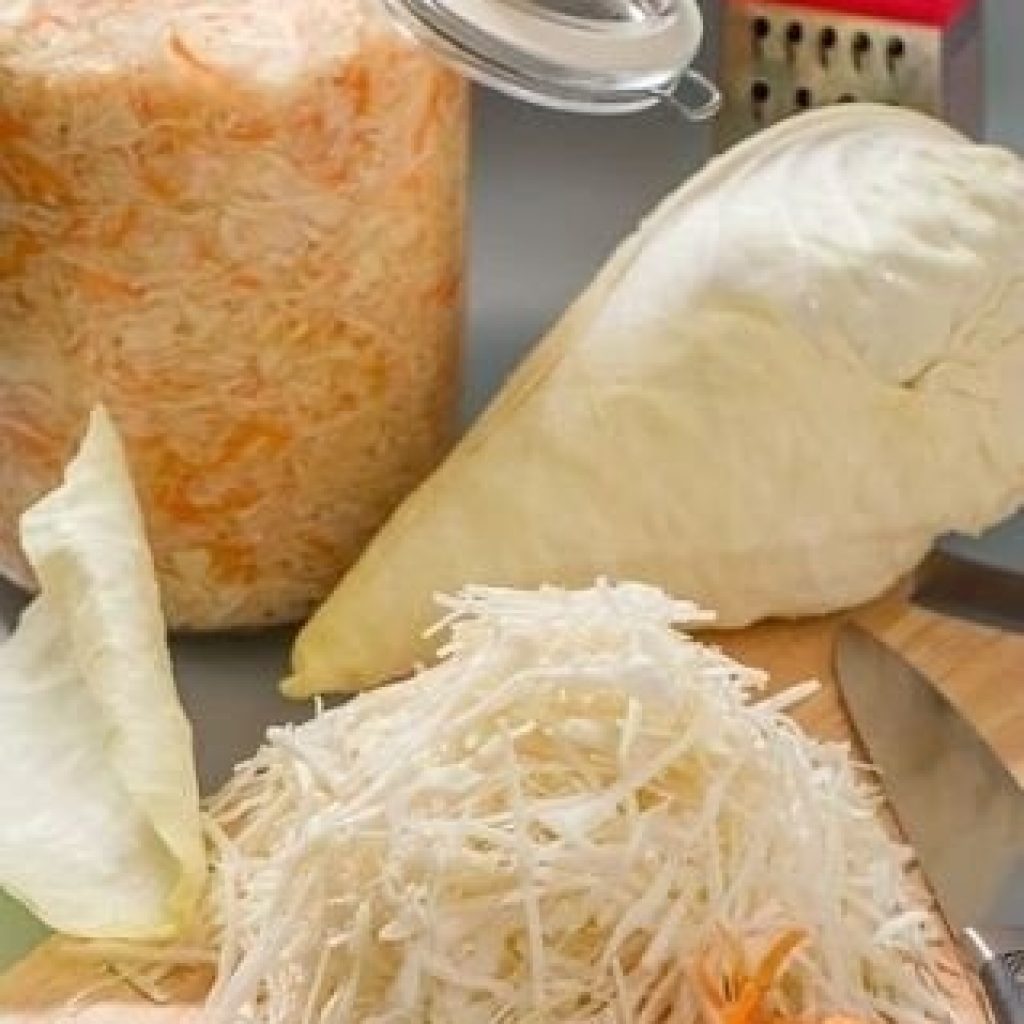 Капуста со свеклой маринованная на зиму