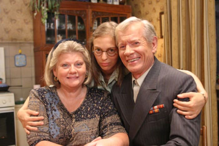 Кадр из сериала *Не родись красивой*, 2005 | Фото: the-most-beautiful.ru Кадр из сериала *Не родись красивой*, 2005 | Фото: the-most-beautiful.ru