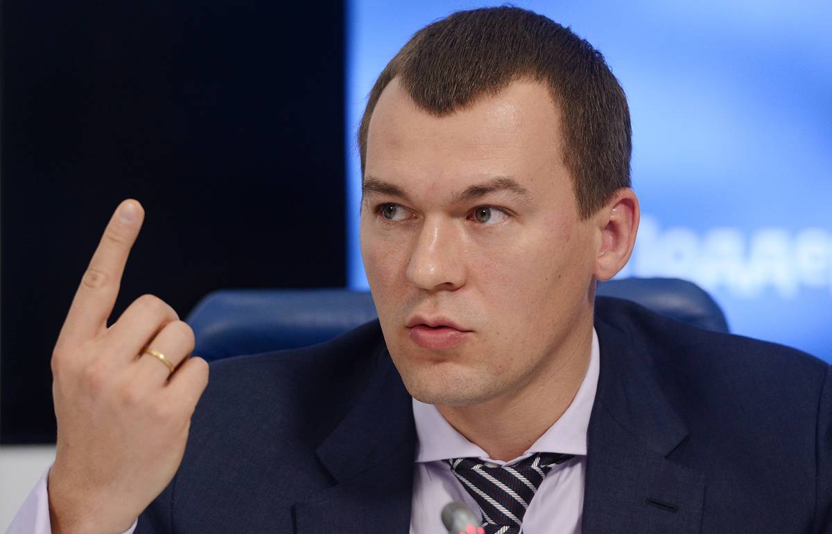 Дегтярев ответил Навальному: дом в Подмосковье построен на сбережения родителей