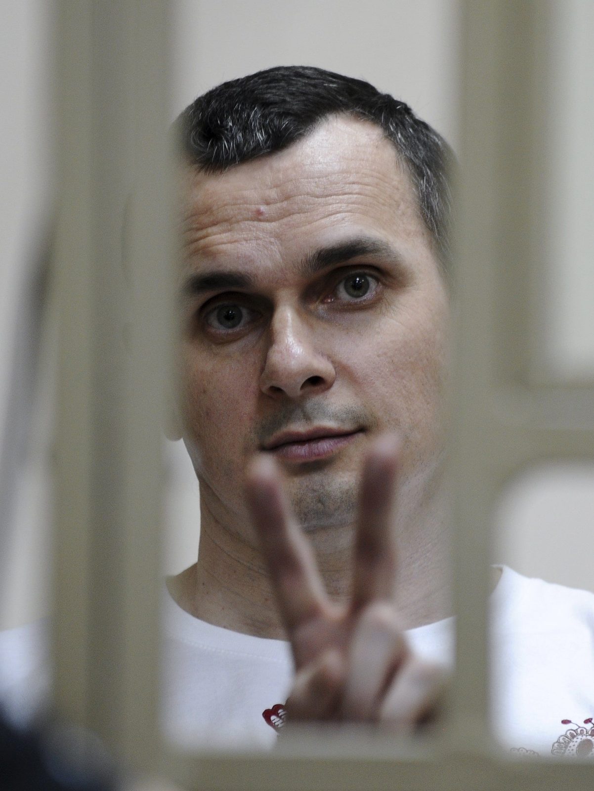 Олега Сенцова освободили Олега Сенцова освободили