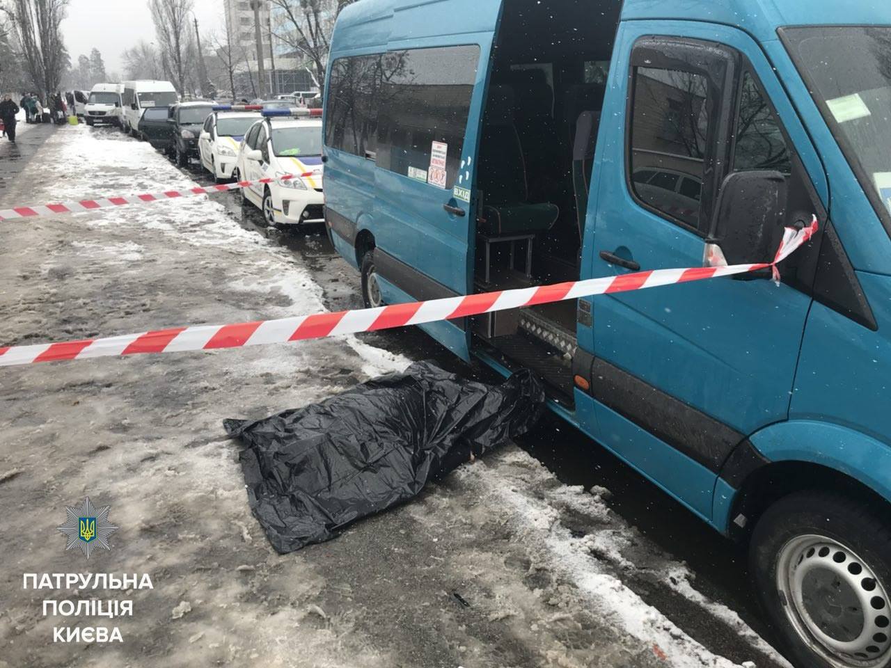 Это те самые "воины", которыми гордилась Украина! - ВСУшник средь бела дня зарезал украинского патриота Это те самые "воины", которыми гордилась Украина! - ВСУшник средь бела дня зарезал украинского патриота
