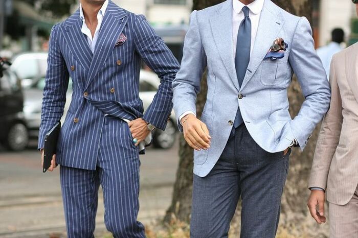 Производители изначально шьют пиджаки с декоративной нижней пуговицей / Фото: inforesist.org Производители изначально шьют пиджаки с декоративной нижней пуговицей / Фото: inforesist.org