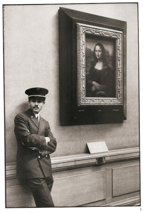 Посетители Лувра. Фотоцикл Алесио де Андраде. Посетители Лувра. Фотоцикл Алесио де Андраде.