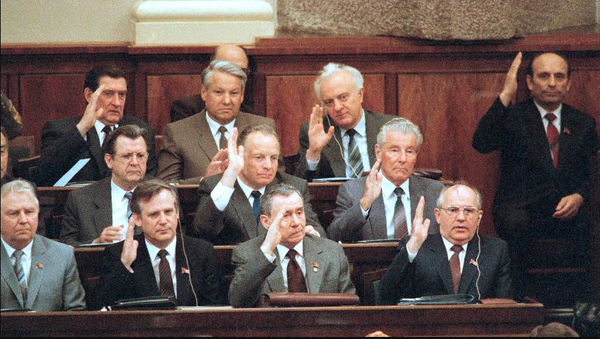 Нищая старость: как выживали члены политбюро в 1990-е