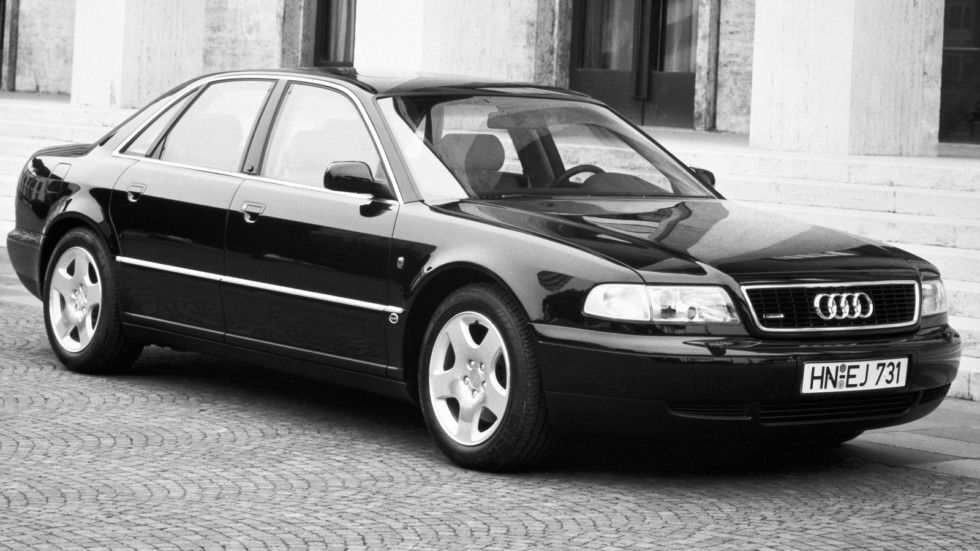 На фото: Audi A8 4.2 quattro (D2) '1994–99