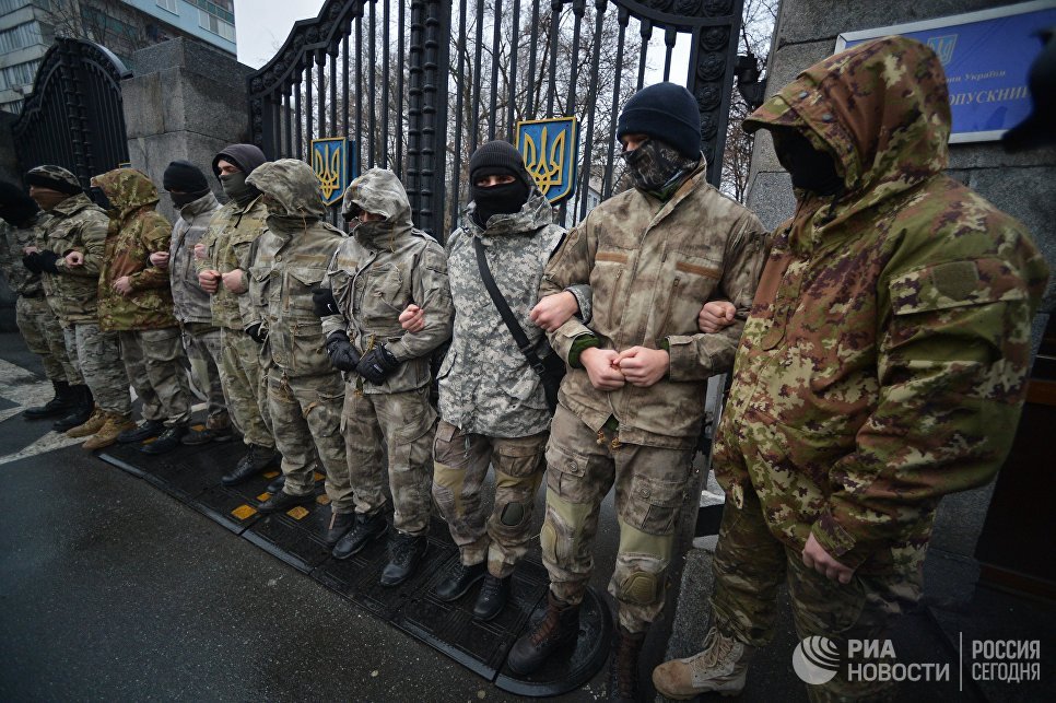 "Этих дураков убьют, новых наберем". Боец "Айдара" — о боях в Донбассе "Этих дураков убьют, новых наберем". Боец "Айдара" — о боях в Донбассе