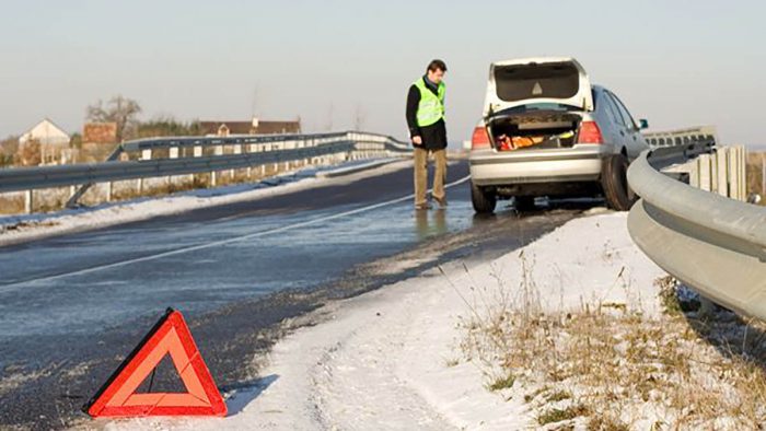 Инспектор ГИБДД просит предъявить жилет: опять развод или имеет право? Инспектор ГИБДД просит предъявить жилет: опять развод или имеет право?