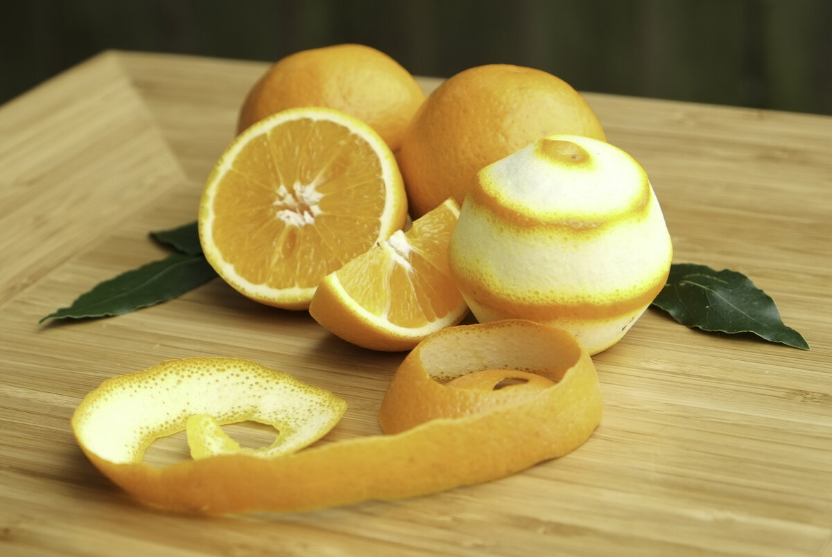  Поговаривают, будто кожура апельсинов — природный инсектицид