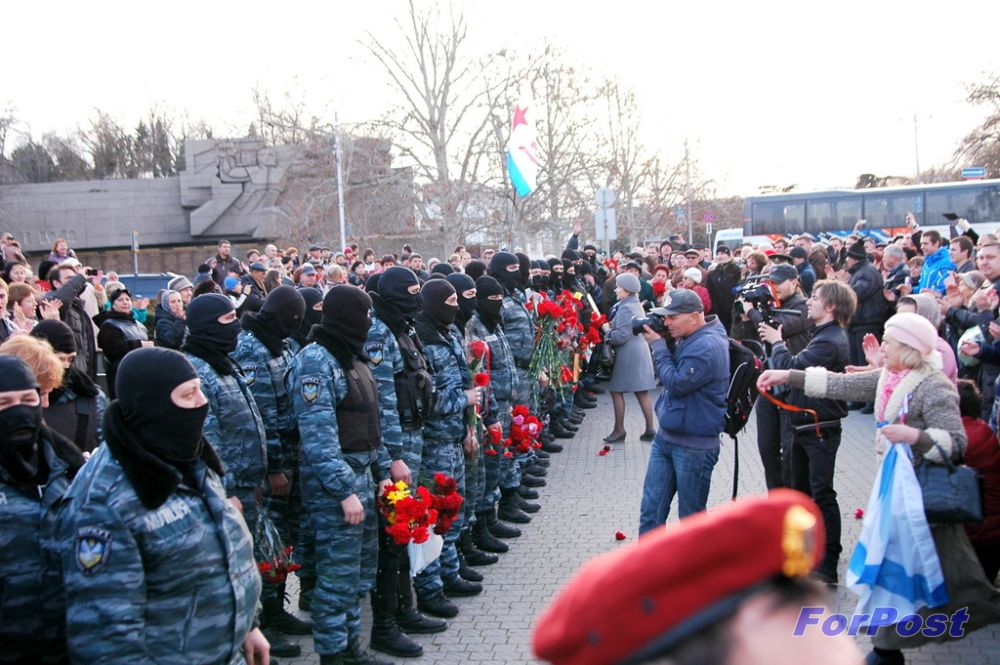 Хроника Русской весны в Севастополе: 22 февраля - 1 1 марта 2014