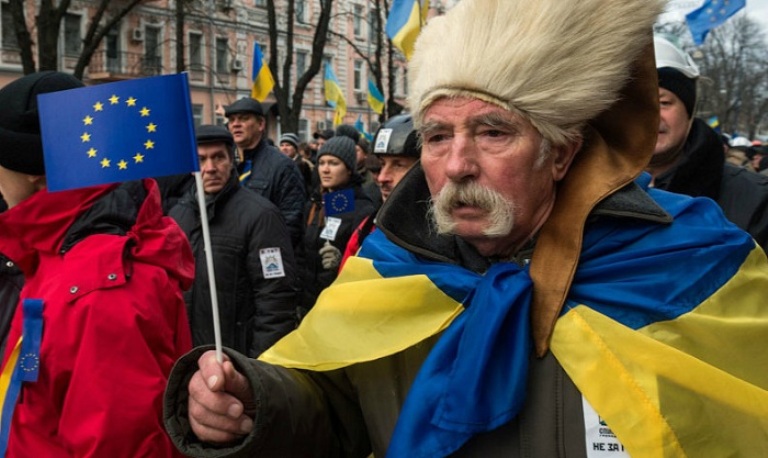 Европейские пограничники издеваются над «безвизовыми» украинцами и охотно запускают россиян