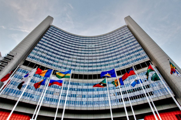 Иранский парламент требует остановить проверки МАГАТЭ
