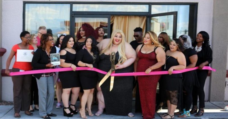 Пышная американка после крупного конфуза открыла салон красоты для толстых и он процветает