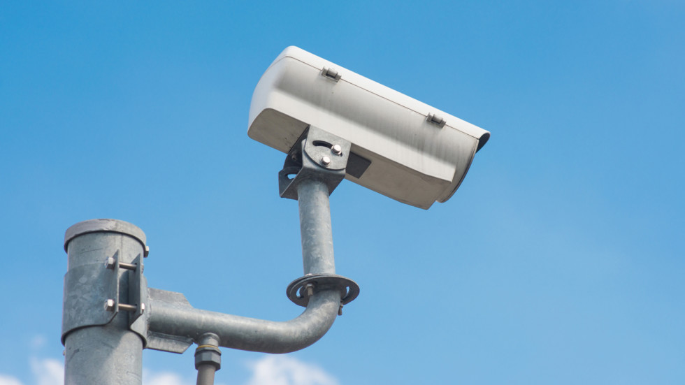 The traffic security CCTV camera operating on road detecting tra