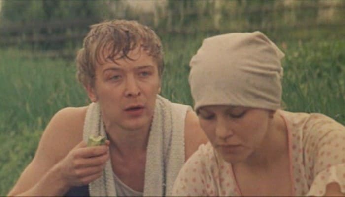 Анна Каменкова и Сергей Проханов в фильме *Молодая жена*, 1978 | Фото: kino-teatr.ru Анна Каменкова и Сергей Проханов в фильме *Молодая жена*, 1978 | Фото: kino-teatr.ru