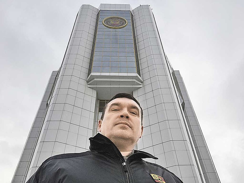 По версии следствия, прораб Борис Портнов проник в здание администрации и самочинно построил сауну губернатору... Фото: Владимир ВОРСОБИН