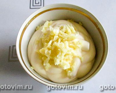 Слоеный салат с творогом, свежими овощами и грецкими орехами, Шаг 02