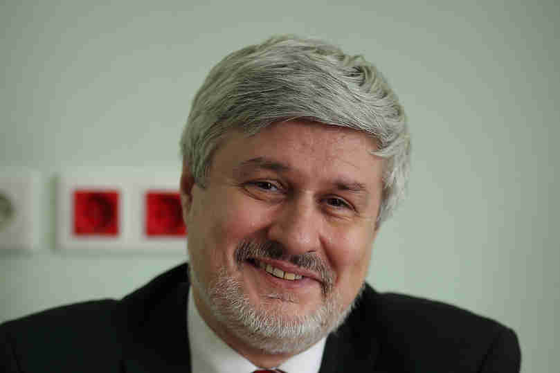"Монархисты в политической элите считают, что монархом должен быть Владимир Путин" "Монархисты в политической элите считают, что монархом должен быть Владимир Путин"