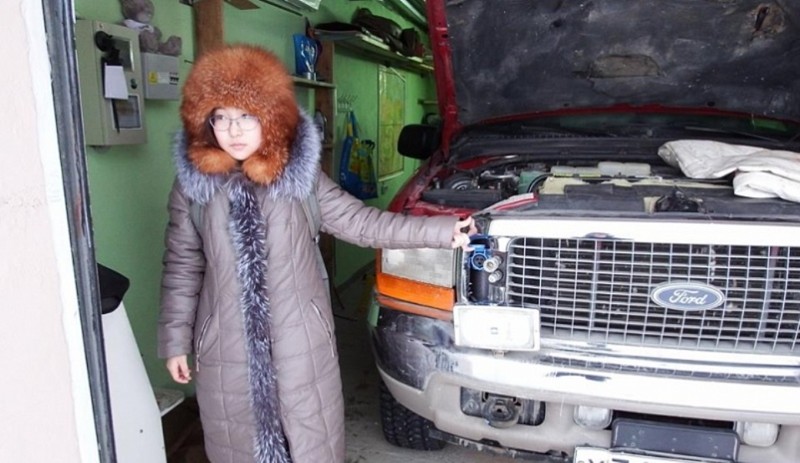 14-летняя ученица решает зимнюю проблему автомобилистов 14-летняя ученица решает зимнюю проблему автомобилистов изобретение, холод, якутия
