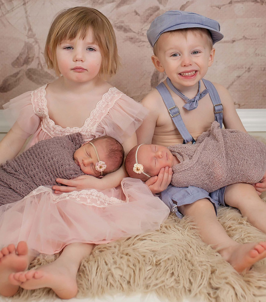 set-of-twins-sibling-photoshoot-13