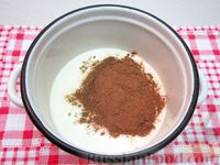 Фото приготовления рецепта: Шоколадная рисовая каша на молоке - шаг №3