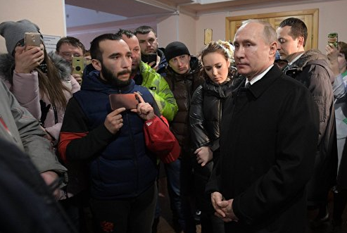 Путин во время встречи с инициативной группой пообещал наказать всех виновников трагедии в ТЦ Путин во время встречи с инициативной группой пообещал наказать всех виновников трагедии в ТЦ