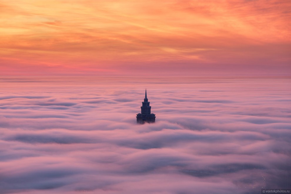 Москва в тумане: вид с Останкинской телебашни 