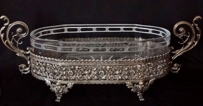 Ладья. Серебро, хрусталь, 1890 г. Ладья. Серебро, хрусталь, 1890 г.