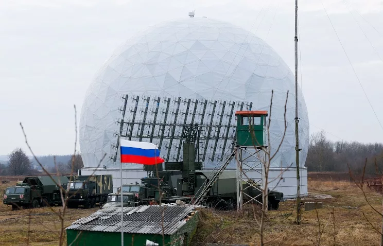 Системы РЭБ РФ против спутников НАТО. Источник изображения: https://vk.com/denis_siniy