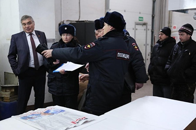 «Мы с товарищами возмущены до глубины души» В псковском и омском штабах Павла Грудинина прошли обыски «Мы с товарищами возмущены до глубины души» В псковском и омском штабах Павла Грудинина прошли обыски