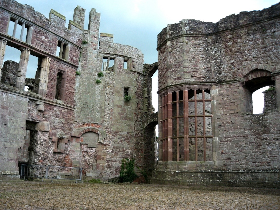 Замки Англии: Раглан (Raglan Castle)