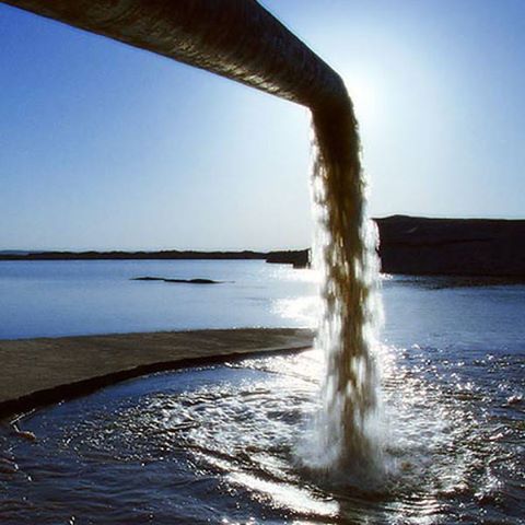 Хитрый способ заставить предприятия очищать воду