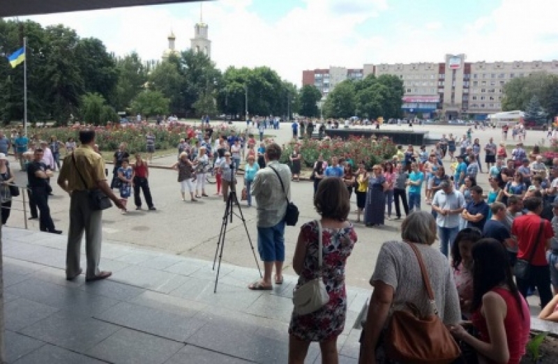 Киевская власть грабит славянских керамиков. В городе протесты, народ грозит баррикадами Киевская власть грабит славянских керамиков. В городе протесты, народ грозит баррикадами