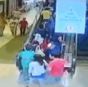 Бывает и так gif, лестница, лестницы, подборка, прикол, эскалаторы