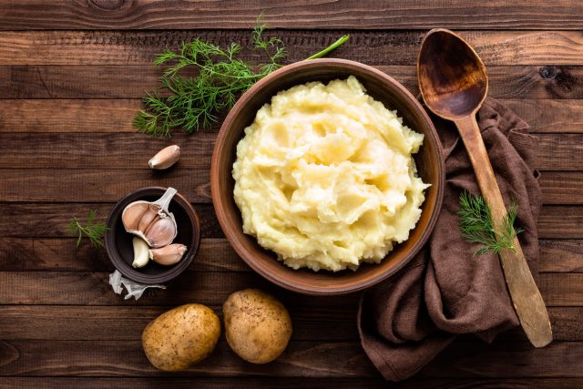 Картофельное пюре без добавления масла содержит всего 76 калорий в 100 г продукта Мифы о картофеле