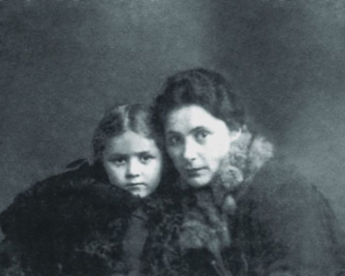 Саломея Андроникова с дочерью Ириной. / Фото: www.livejournal.com Как блистательная муза Серебряного века стала кухаркой: княжна Саломея Андроникова