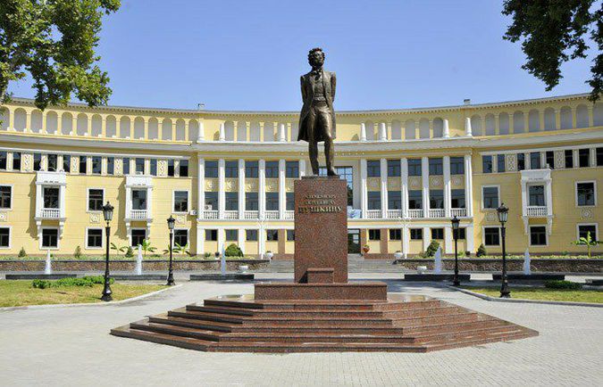 Культурные узбеки спустили Собчак с Навальным на землю Культурные узбеки спустили Собчак с Навальным на землю