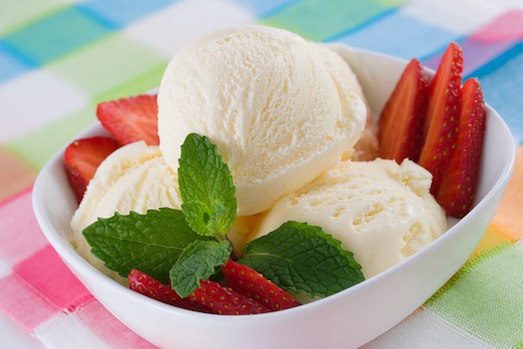 Рецепт вкусного и сладкого молочного мороженого