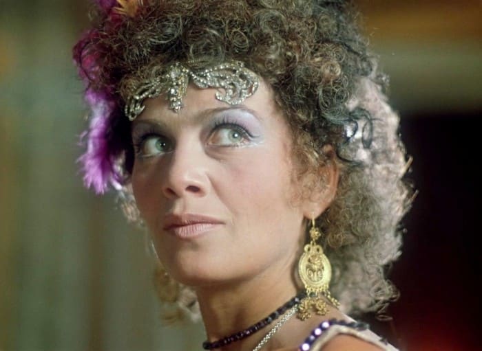 Елена Аминова в фильме *Формула любви*, 1984 | Фото: tainyvselennoi.ru Елена Аминова в фильме *Формула любви*, 1984 | Фото: tainyvselennoi.ru