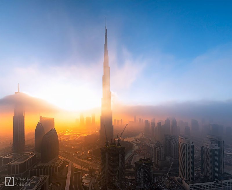 Дубай в облаках: потрясающие снимки одних из самых роскошных небоскребов мира вид, дубай, небоскреб, оаэ, туман, фотография, фотомир