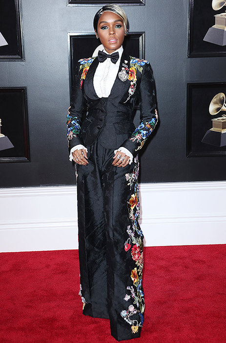 Наряды звезд на красной дорожке премии Grammy-2018