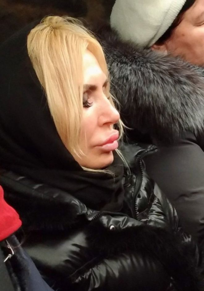 делает в метро
