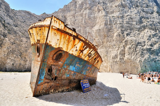   (Navagio Beach).  , 