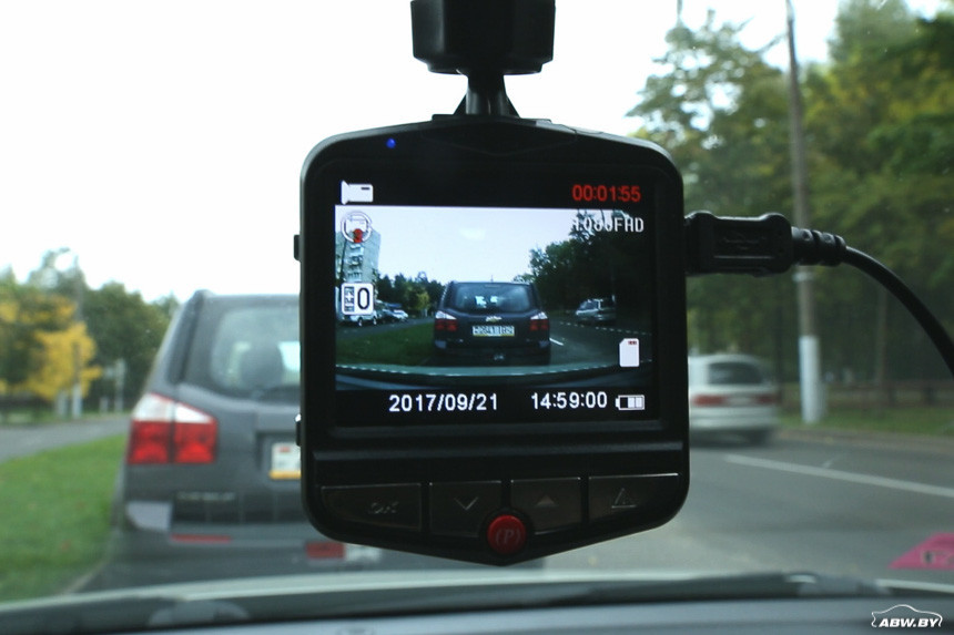 Что подарить автолюбителю? Антикризисный список полезных подарков Что подарить автолюбителю? Антикризисный список полезных подарков