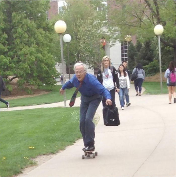 Teacher Skates To His Classes Everyday