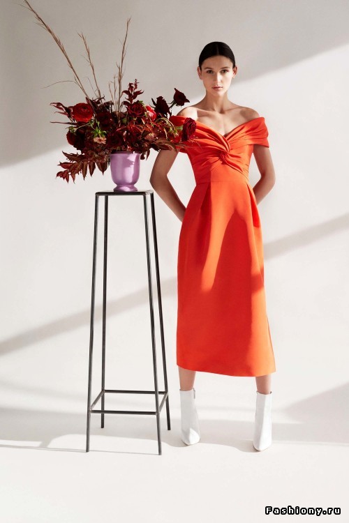 Элегантность и женственность в коллекции Carolina Herrera pre-fall 2018 Элегантность и женственность в коллекции Carolina Herrera pre-fall 2018