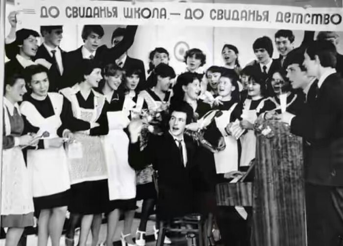 Выпускницы 70-х годов (10 фото) Выпускницы 70-х годов (10 фото)